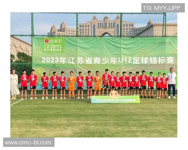 南京足球队以74分领跑全国锦标赛积分榜展现强劲实力