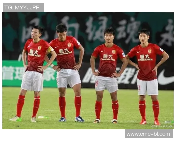 广州足球队心理素质引发热议球迷与专家的不同看法与分析