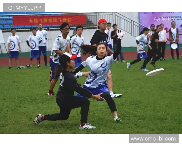 黄娜专访：从初学者到飞盘高手的成长与挑战之路